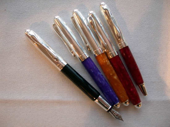 The new Signum miniature ballpoint and fountain pens